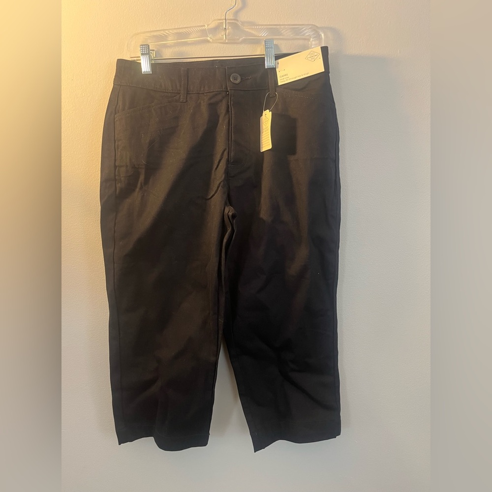St. John's Bay Mid Rise Slimming Capris